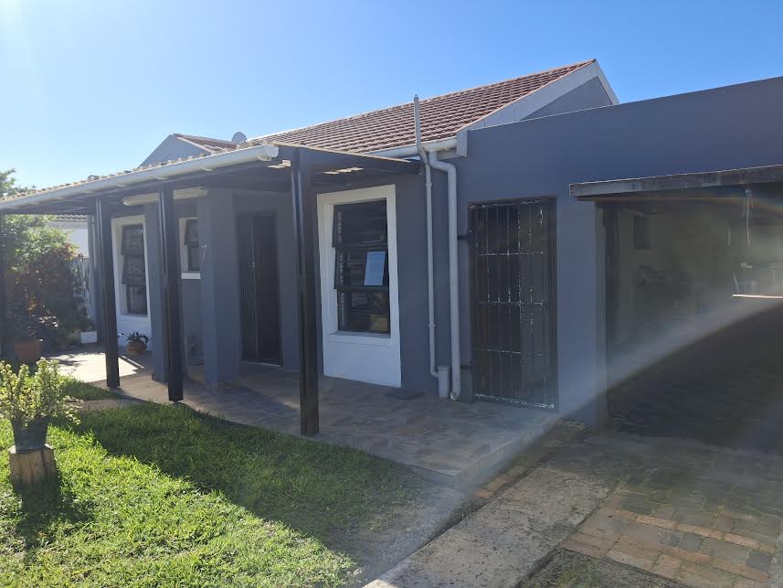 3 Bedroom Property for Sale in Electric City Western Cape